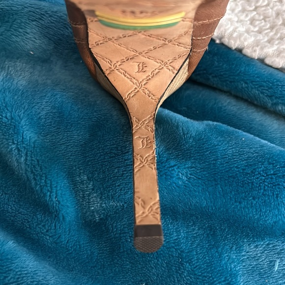 L.A.M.B Gwen Stefani Genuine Leather Platform Wood Heel Pumps - Picture 15 of 17